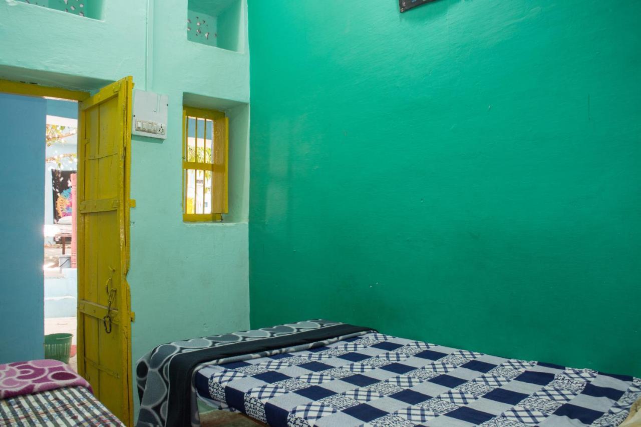 Hostel 12 Monks Backpackers Community Pushkar Exterior foto