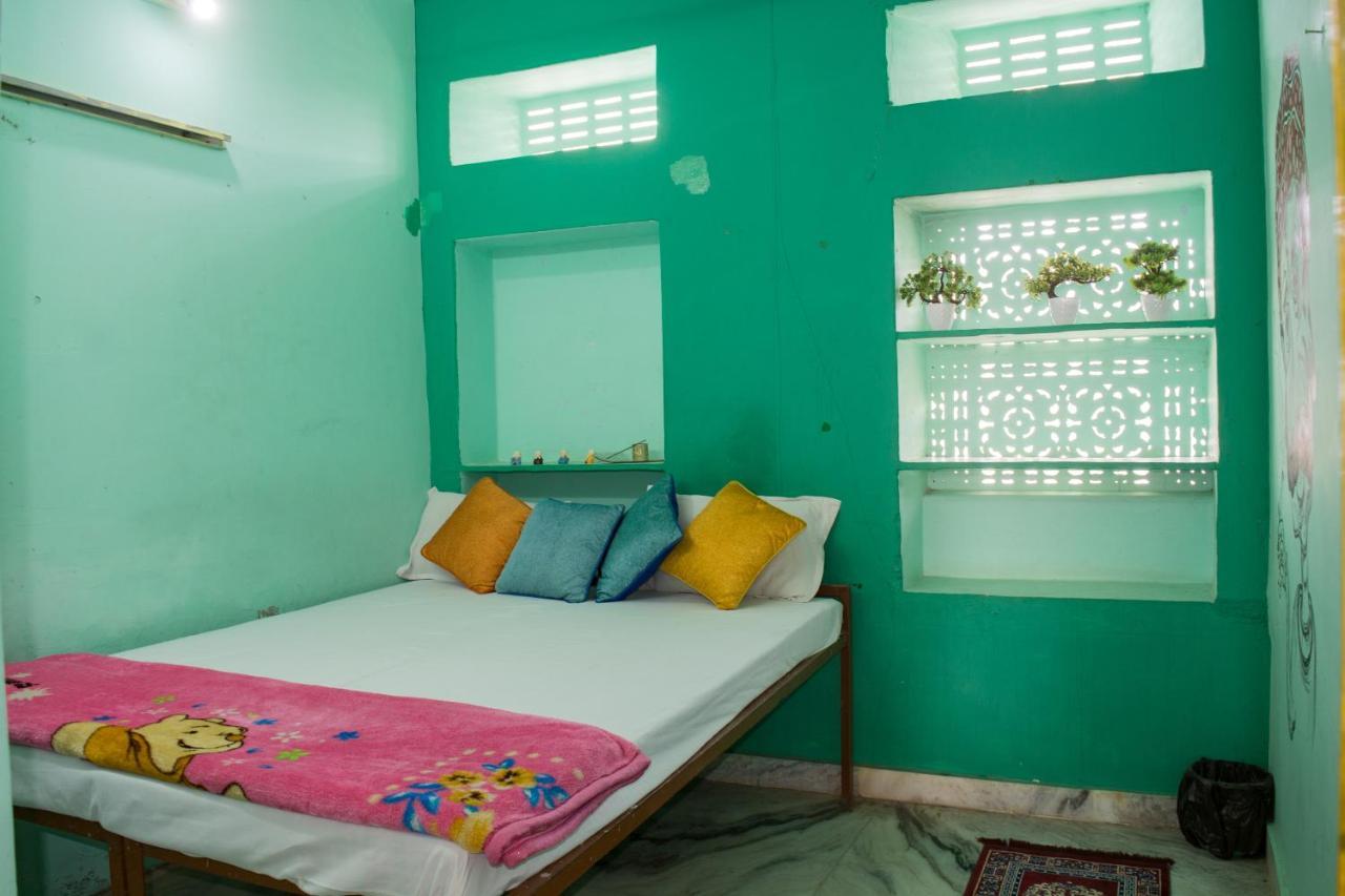 Hostel 12 Monks Backpackers Community Pushkar Exterior foto