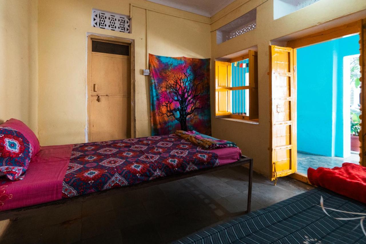 Hostel 12 Monks Backpackers Community Pushkar Exterior foto